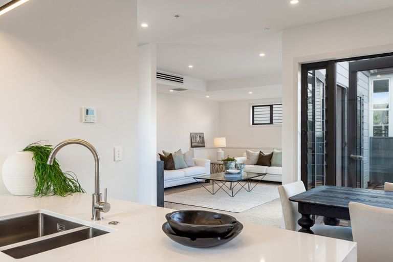 Photo of property in 2/110 Bayswater Avenue, Bayswater, Auckland, 0622