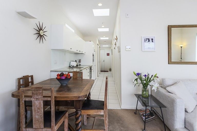 Photo of property in 17d Hania Street, Mount Victoria, Wellington, 6011