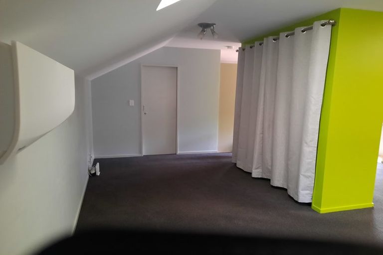 Photo of property in 21 Thatcher Crescent, Crofton Downs, Wellington, 6035