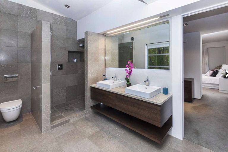 Photo of property in 100a Glandovey Road, Fendalton, Christchurch, 8052