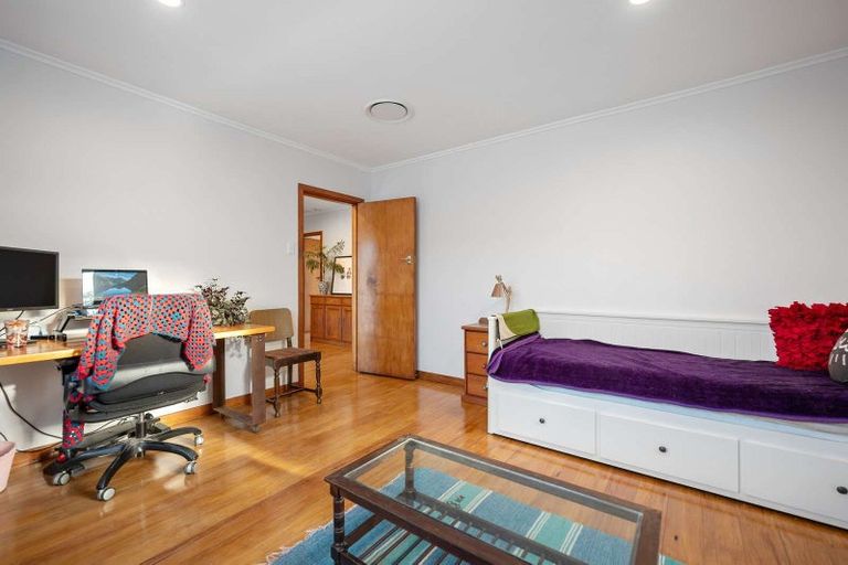 Photo of property in 1/146 Rangatira Road, Beach Haven, Auckland, 0626