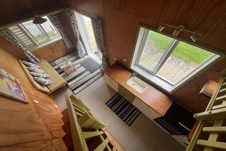 Photo of property in 51 Onewa Road, Northcote, Auckland, 0627