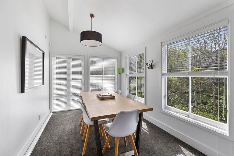 Photo of property in 15 Waikowhai Street, Ngaio, Wellington, 6035