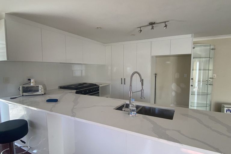 Photo of property in 1 Killybegs Drive, Pinehill, Auckland, 0632