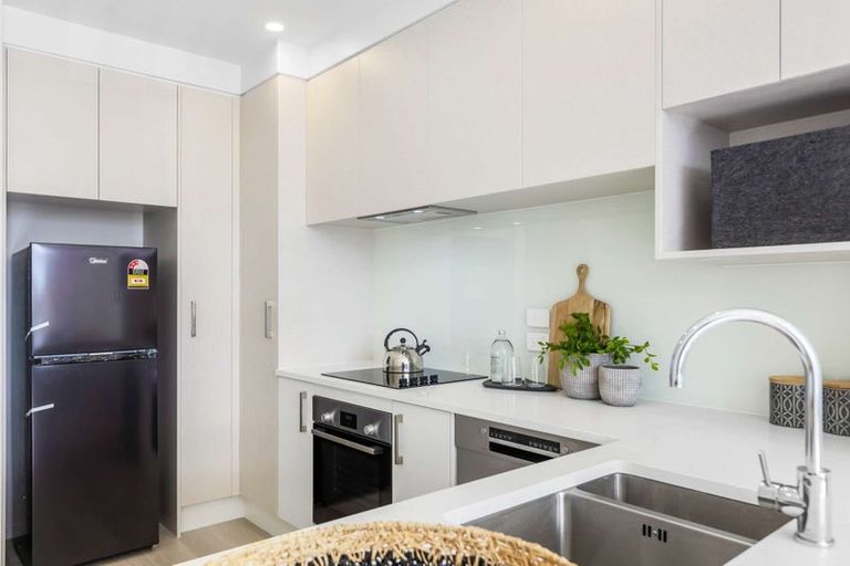 Photo of property in 11/2 Moor Avenue, Te Atatu Peninsula, Auckland, 0610