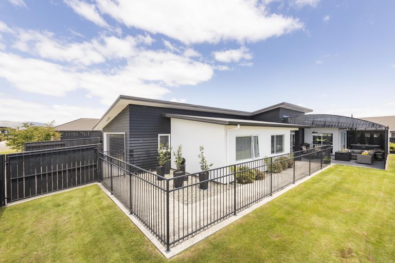 Photo of property in 2 Morocco Terrace, Kelvin Grove, Palmerston North, 4414