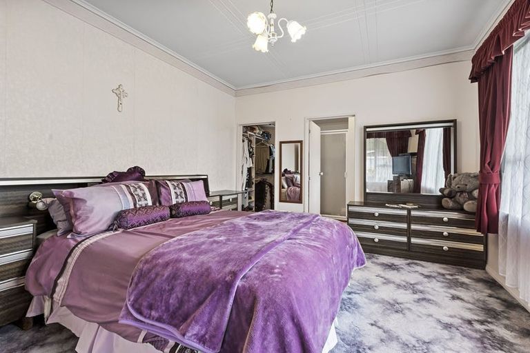 Photo of property in 15 Walsh Road, Westown, New Plymouth, 4310