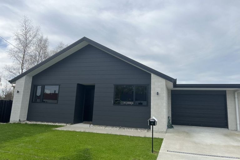 Photo of property in 8 Moore Street, Milton, 9220