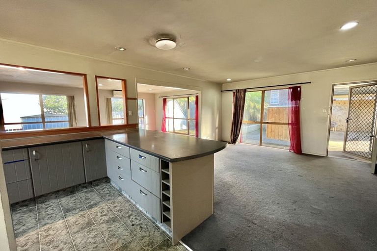 Photo of property in 9 Everglade Drive, Goodwood Heights, Auckland, 2105