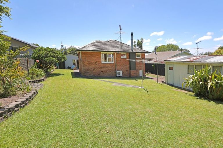 Photo of property in 3 Tracey Terrace, Te Atatu South, Auckland, 0602