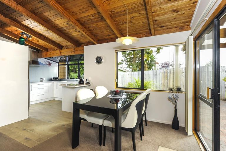 Photo of property in 4 Shaw Road, Oratia, Auckland, 0604