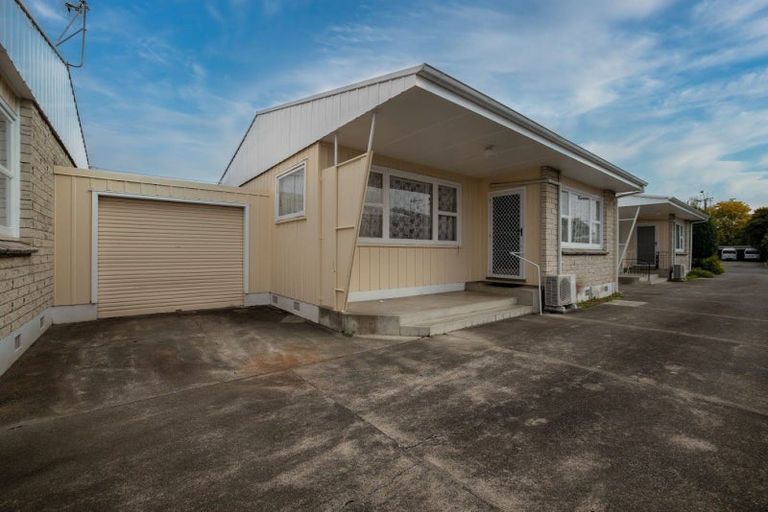 Photo of property in 2/208 Grove Road, Mayfair, Hastings, 4122