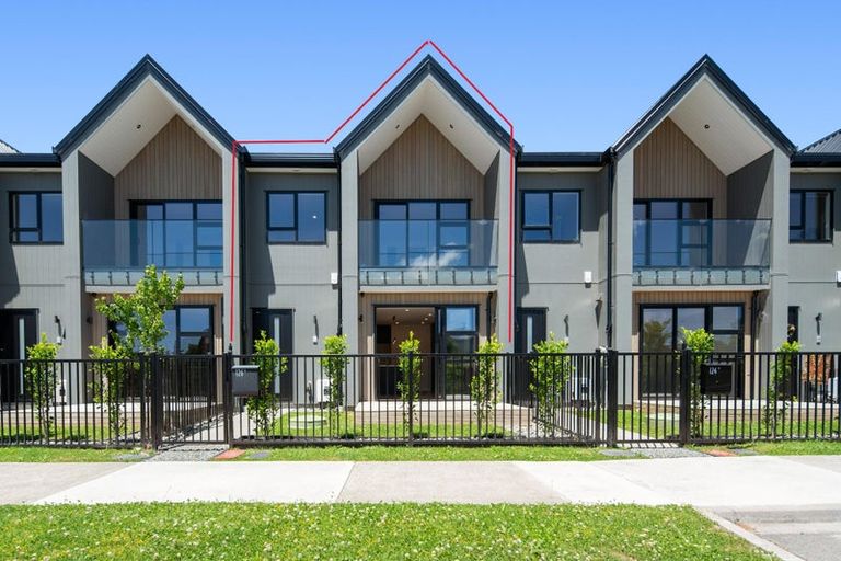 Photo of property in 126 Vintry Drive, Kumeu, 0810