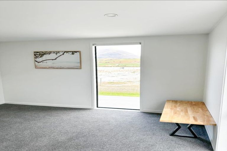 Photo of property in 11 Mcgibbon Lane, Jacks Point, 9371