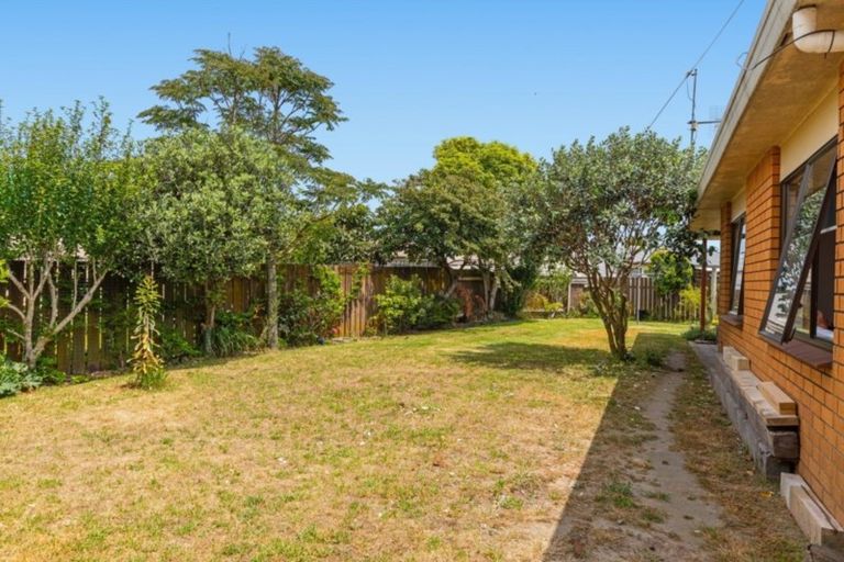 Photo of property in 2/8 Inverell Place, Mount Maunganui, 3116