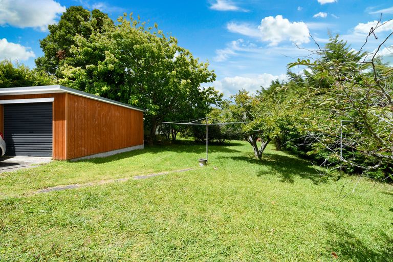 Photo of property in 50 Savoy Road, Glen Eden, Auckland, 0602