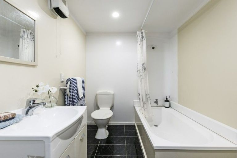 Photo of property in 7a Camperdown Road, Miramar, Wellington, 6022