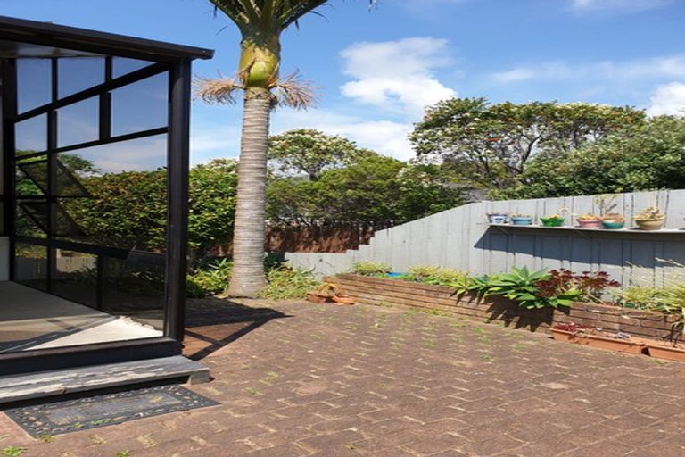 Photo of property in 1/22 John Downs Drive, Browns Bay, Auckland, 0630