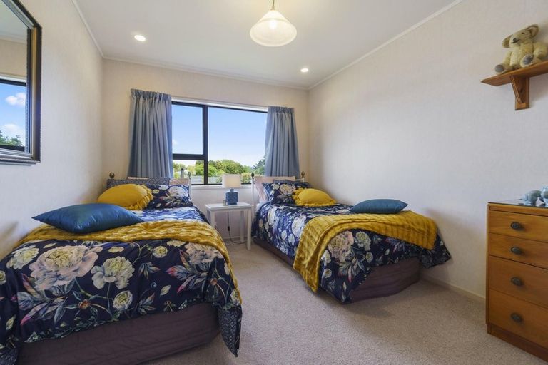 Photo of property in 10a Millbrook Road, Henderson, Auckland, 0612