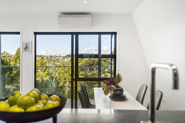 Photo of property in 2/42 Island Road, Beach Haven, Auckland, 0626
