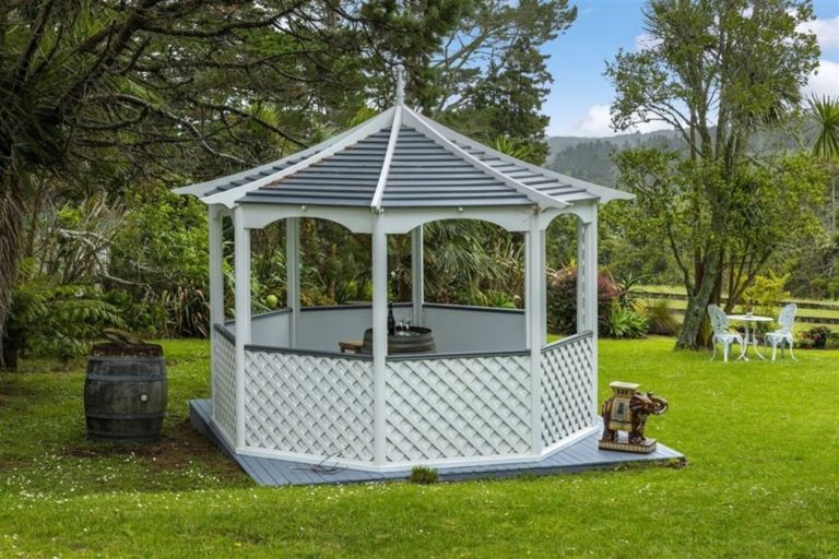 Photo of property in 458 Wairere Road, Waitakere, Henderson, 0782