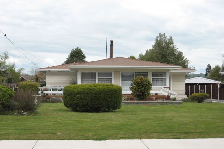 Photo of property in 26 Martin Street, Utuhina, Rotorua, 3015