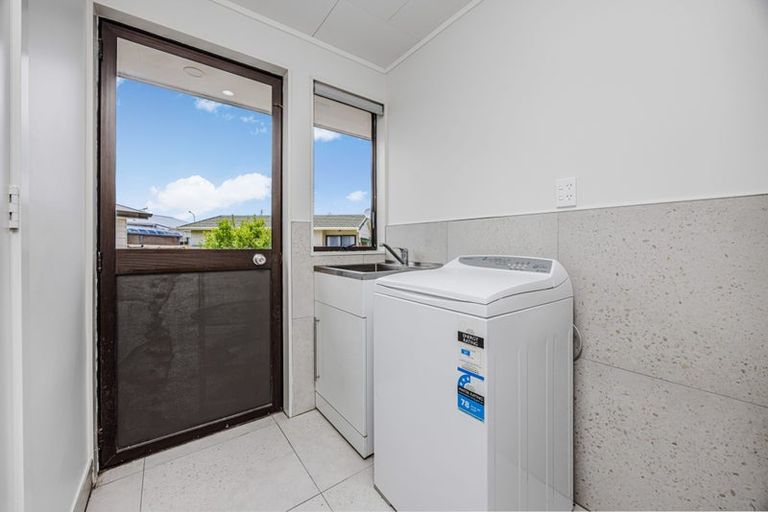 Photo of property in 176 Finlayson Avenue, Clendon Park, Auckland, 2103