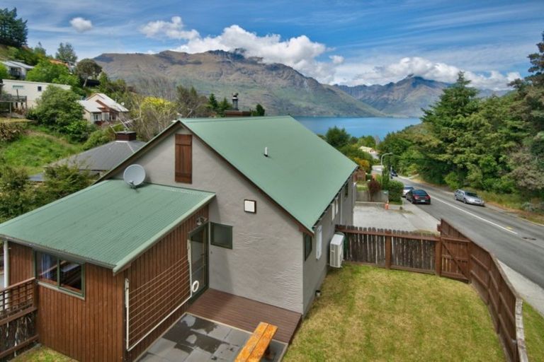 Photo of property in 237 Fernhill Road, Sunshine Bay, Queenstown, 9300