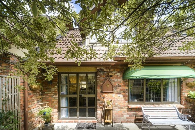 Photo of property in 6/141 Fitzherbert Avenue, West End, Palmerston North, 4410