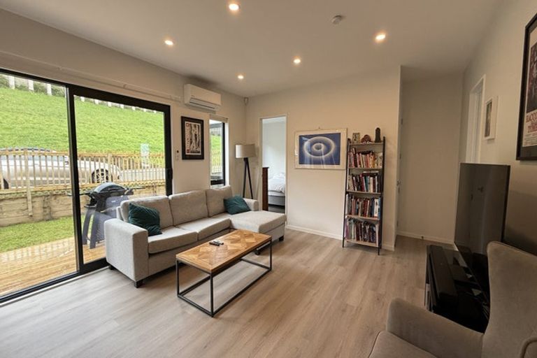 Photo of property in 6 Whenuateitei Crescent, Stanmore Bay, Whangaparaoa, 0932