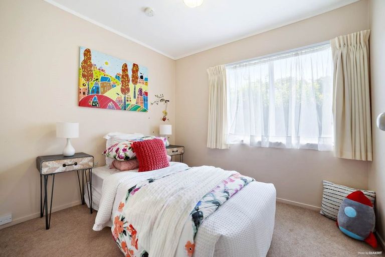 Photo of property in 2/239 Edmonton Road, Te Atatu South, Auckland, 0610