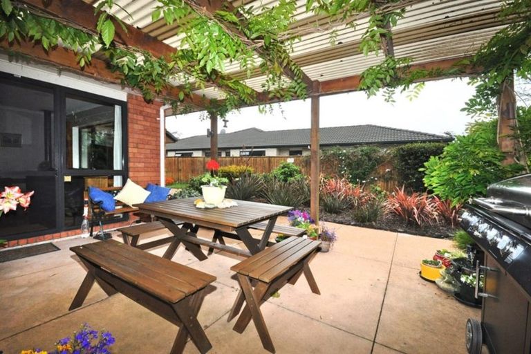 Photo of property in 6 O'sullivan Place, Waiuku, 2123