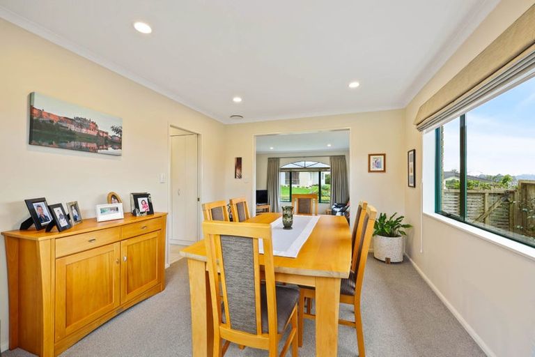 Photo of property in 8 Amesbury Rise, Henderson, Auckland, 0612