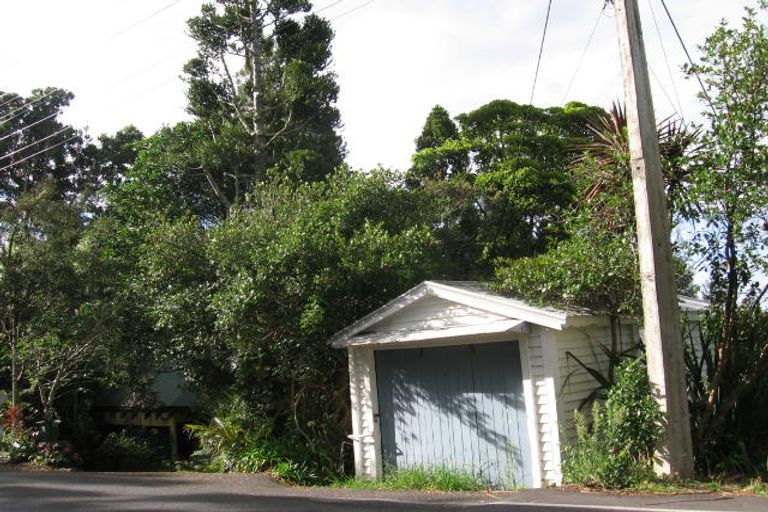 Photo of property in 48 Tanekaha Road, Titirangi, Auckland, 0604