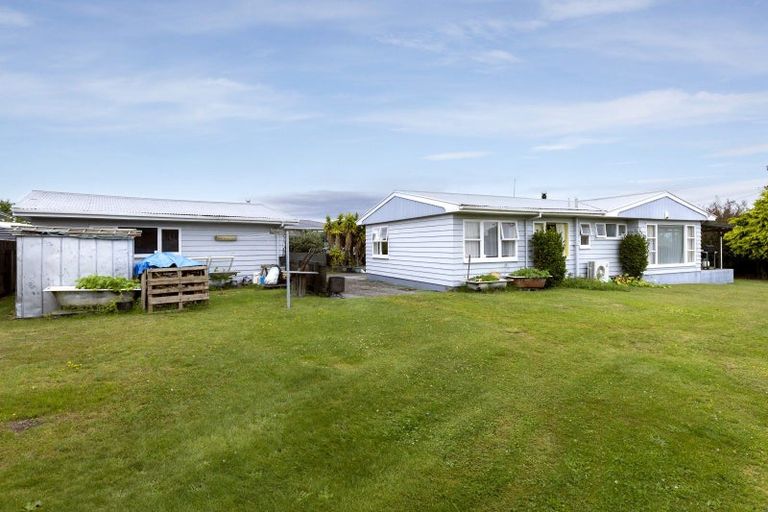 Photo of property in 2 Tamatea Road, Taupo, 3330