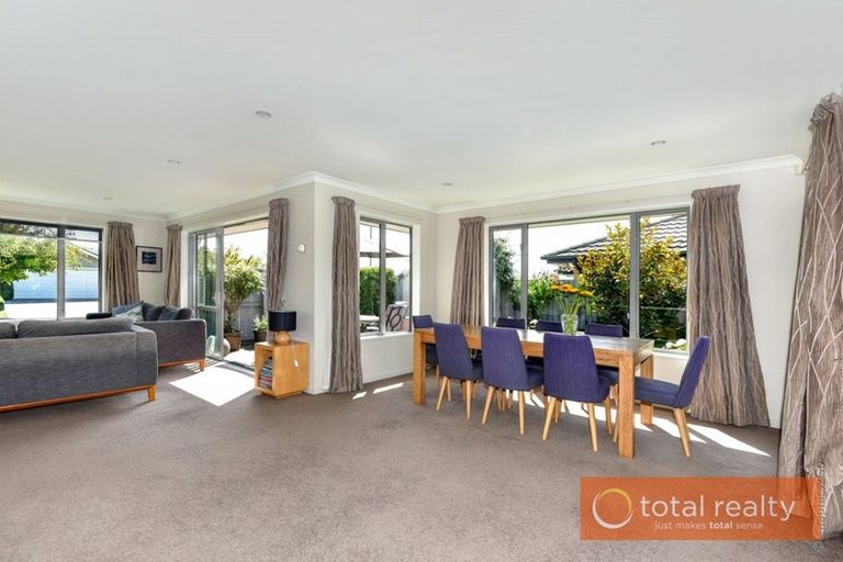 Photo of property in 8 Rosario Place, Aidanfield, Christchurch, 8025