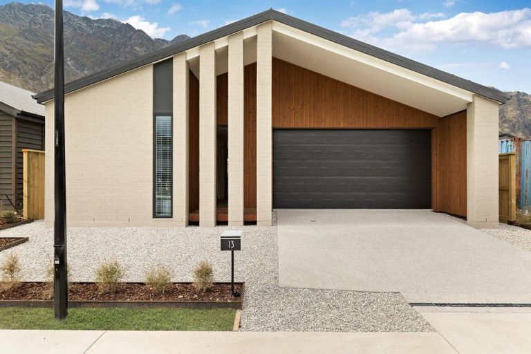 Photo of property in 13 Woolshed Road, Jacks Point, Queenstown, 9371