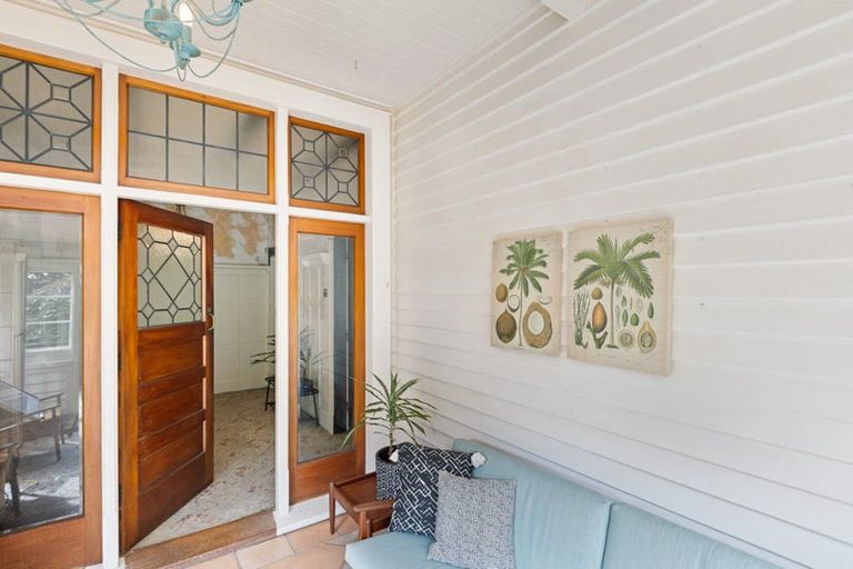 Photo of property in 353 Devon Street West, Lynmouth, New Plymouth, 4310