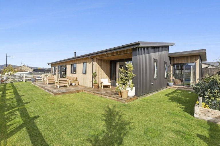 Photo of property in 3 Mount Prospect Lane, Wanaka, 9305