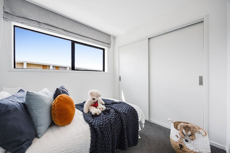 Photo of property in 82 Glidepath Road, Hobsonville, Auckland, 0616