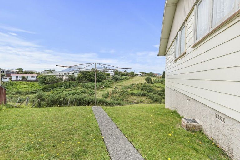 Photo of property in 8 Kelvin Place, Westown, New Plymouth, 4310