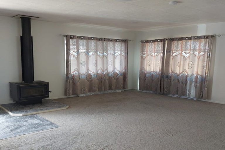 Photo of property in 454 Swanson Road, Ranui, Auckland, 0612