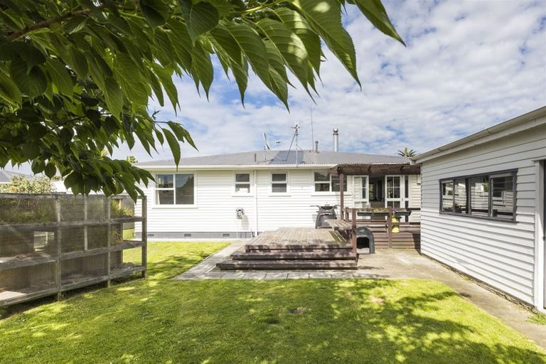 Photo of property in 4 Tingey Place, Awapuni, Palmerston North, 4412