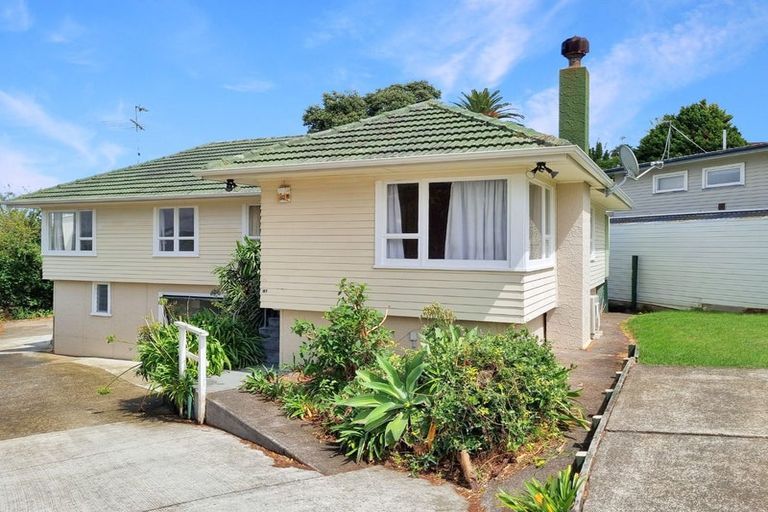 Photo of property in 37 Chatsworth Crescent, Pakuranga Heights, Auckland, 2010