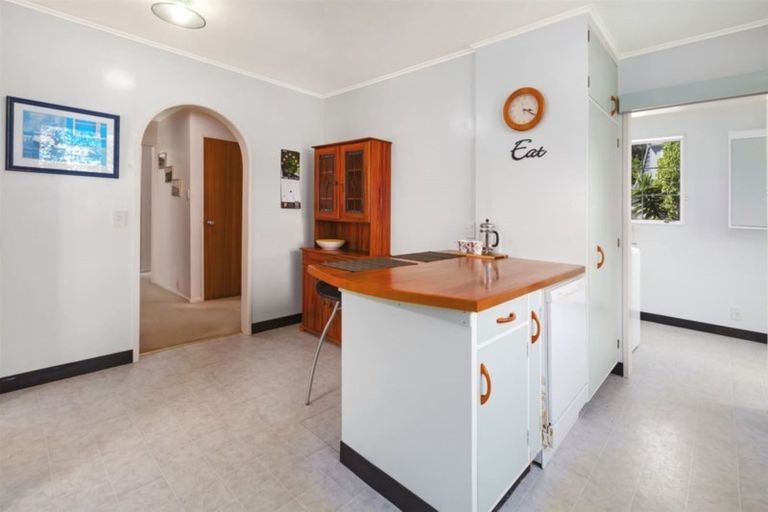 Photo of property in 19 Yarrow Place, Papakowhai, Porirua, 5024