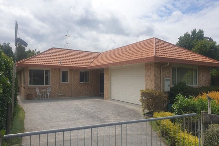 Photo of property in 21 Awaroa Stream Drive, Waiuku, 2123