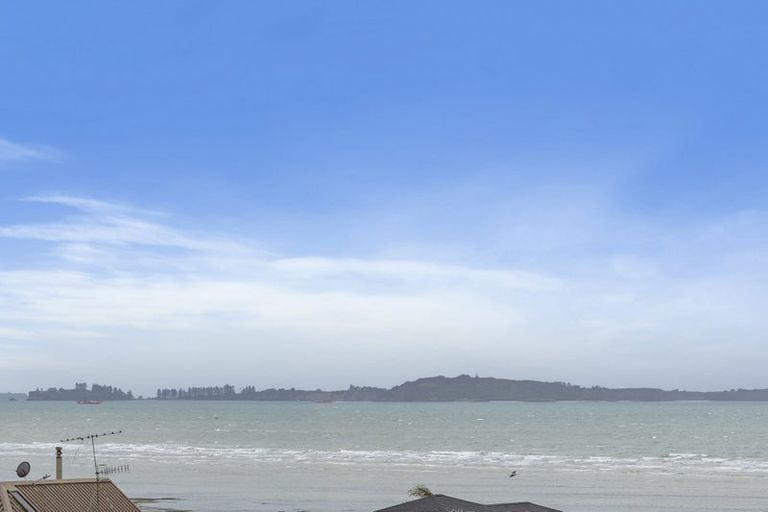 Photo of property in 21 Rogers Avenue, Eastern Beach, Auckland, 2012