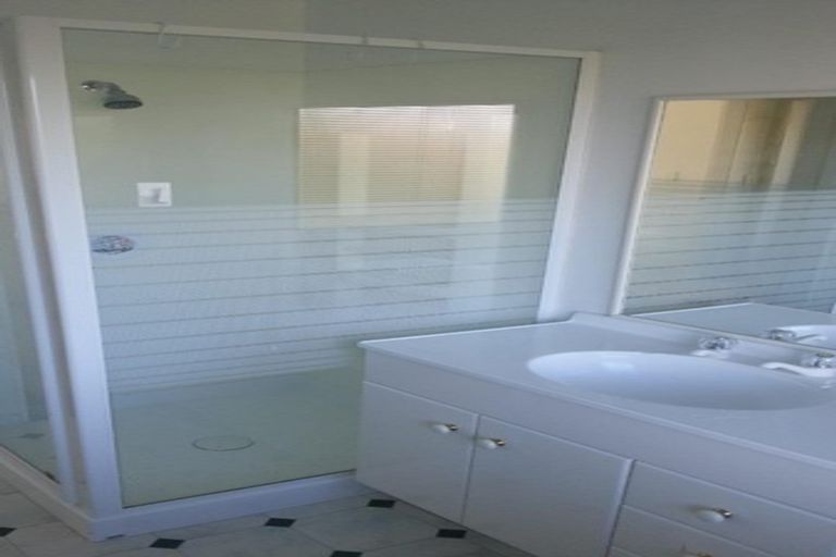 Photo of property in 8 Voyager Way, Whitby, Porirua, 5024