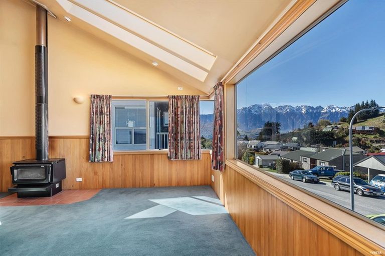 Photo of property in 15 Dart Place, Fernhill, Queenstown, 9300