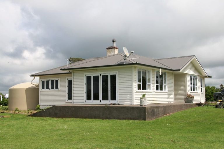 Photo of property in 343 Opunake Road, Cardiff, Stratford, 4391